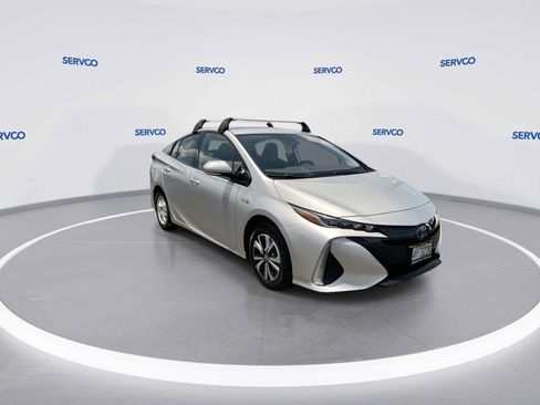 Used 2020 Toyota Prius Prime LE FWD image 2