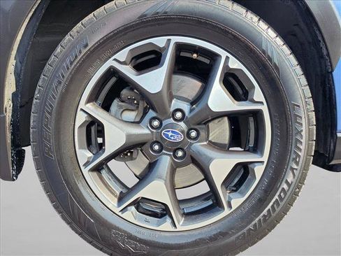 Used 2020 Subaru Crosstrek 2.0i Premium w/ Moonroof Package 1 AWD/4WD image 9
