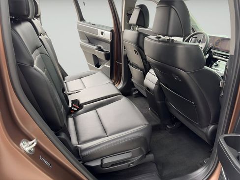 Used 2024 Hyundai Santa Fe Limited image 11