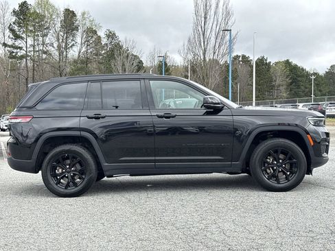 Used 2024 Jeep Grand Cherokee Altitude image 26