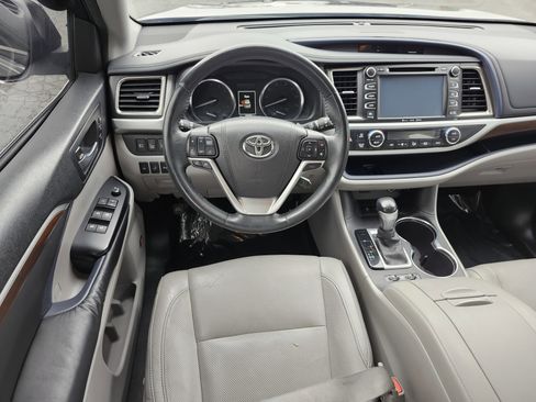Used 2016 Toyota Highlander Limited AWD/4WD image 29