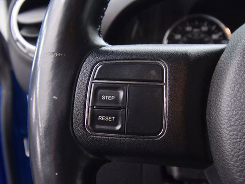 Used 2015 Jeep Wrangler Sahara image 36