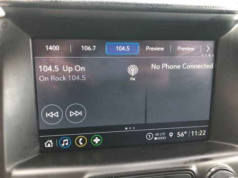 Used 2024 GMC Terrain SLT image 17