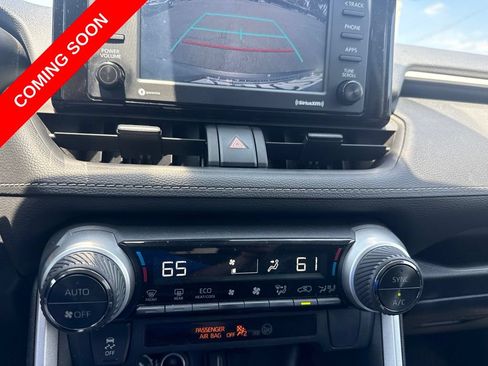 Used 2022 Toyota RAV4 XLE AWD/4WD image 21