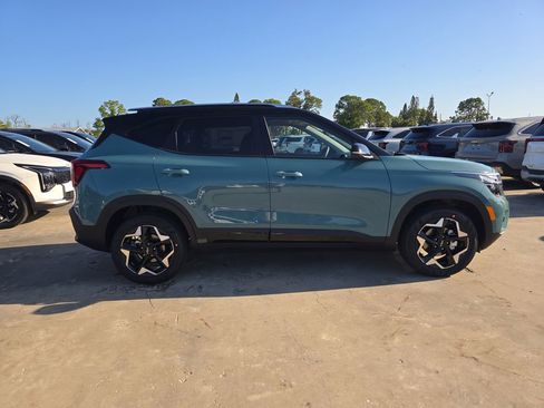 New 2026 Kia Seltos S FWD image 9