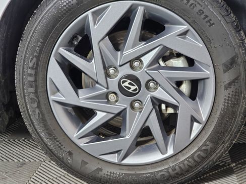Used 2024 Hyundai Elantra SEL image 10