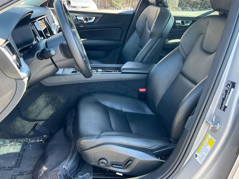 Used 2024 Volvo S60 B5 Core image 30