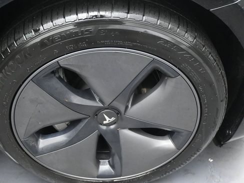 Used 2023 Tesla Model 3 Standard Range image 37