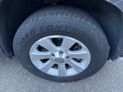 Used 2010 Volkswagen Tiguan S FWD image 27