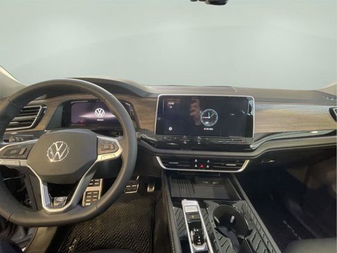 New 2026 Volkswagen Atlas SEL Premium R-Line AWD/4WD image 13