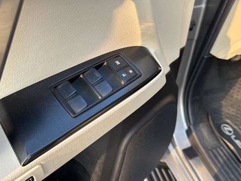 Used 2022 Lexus GX 460 Premium w/ Premium Package image 28