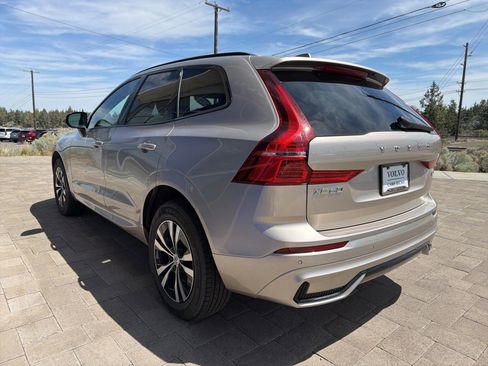 Used 2025 Volvo XC60 B5 Core AWD/4WD image 5