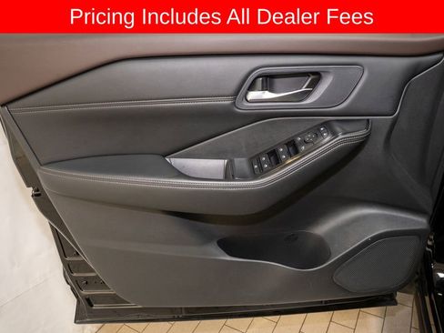 Certified 2023 Nissan Rogue SV w/ SV Premium B Package FWD image 13