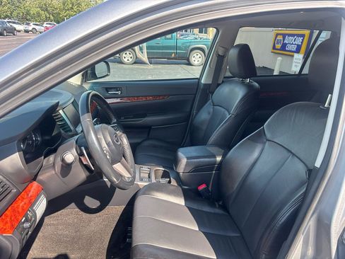 Used 2011 Subaru Outback 3.6R Limited AWD/4WD image 12