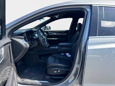 New 2026 Cadillac XT5 Luxury image 17