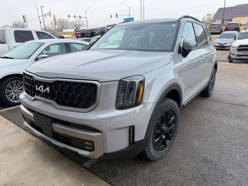 Used 2023 Kia Telluride SX X-Pro image 3