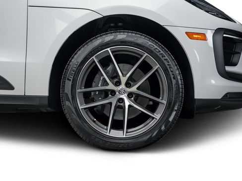 Used 2025 Porsche Macan AWD/4WD image 26