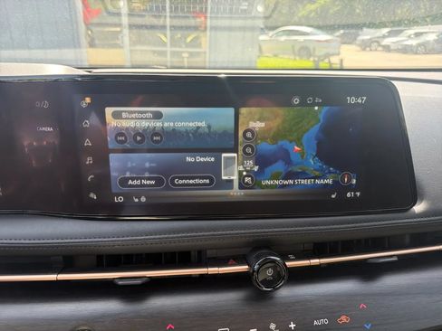 Used 2024 Nissan Ariya FWD image 11