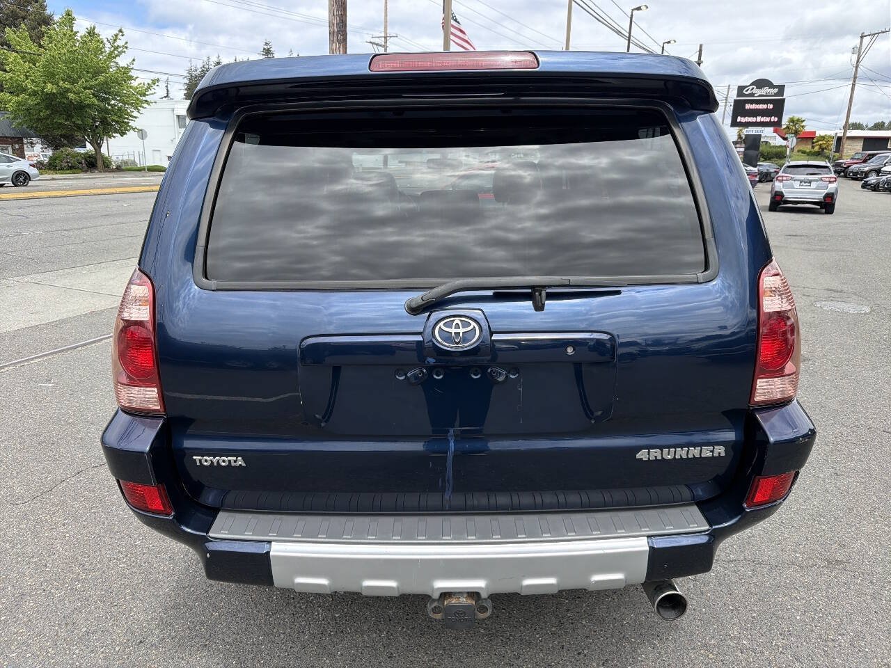 Used 2004 Toyota 4Runner SR5 w/ Preferred Accessory Pkg AWD/4WD image 5