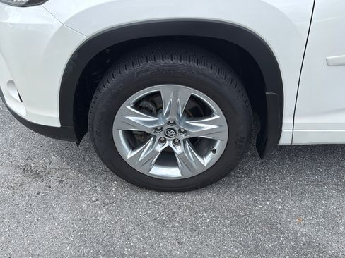 Used 2019 Toyota Highlander Limited AWD/4WD image 12