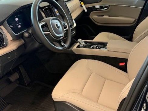 New 2026 Volvo XC90 B6 Plus w/ Protection Package Premier image 9