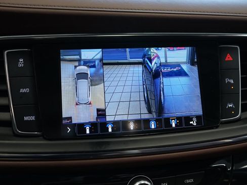 Used 2021 Buick Enclave Avenir w/ Avenir Technology Package AWD/4WD image 39