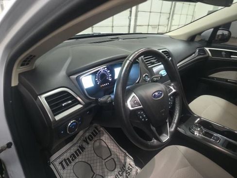 Certified 2019 Ford Fusion SE w/ Equipment Group 151A AWD/4WD image 13