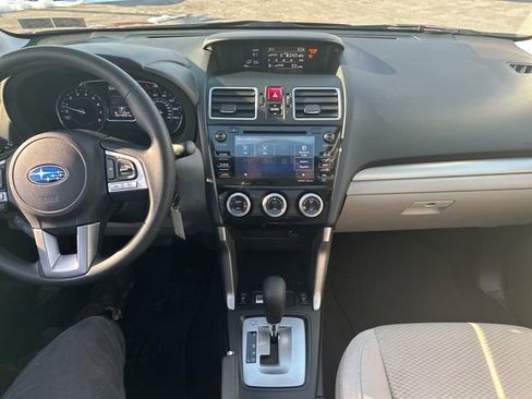 Used 2017 Subaru Forester 2.5i Premium image 18