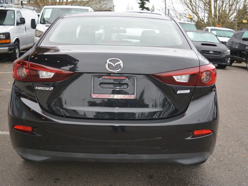 Used 2017 MAZDA MAZDA3 Sport w/ Preferred Equipment Package image 6