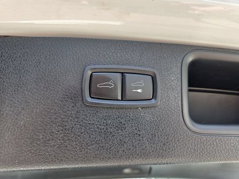 Certified 2023 Porsche Macan S AWD/4WD image 25