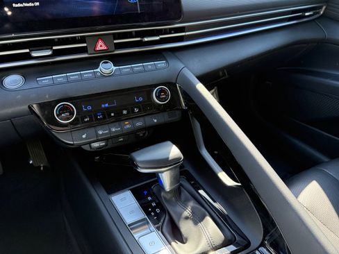 Certified 2023 Hyundai Elantra Limited image 13