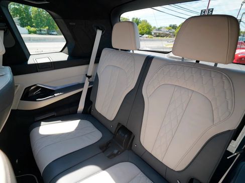 Used 2023 BMW X7 M60i w/ Executive Package AWD/4WD image 34