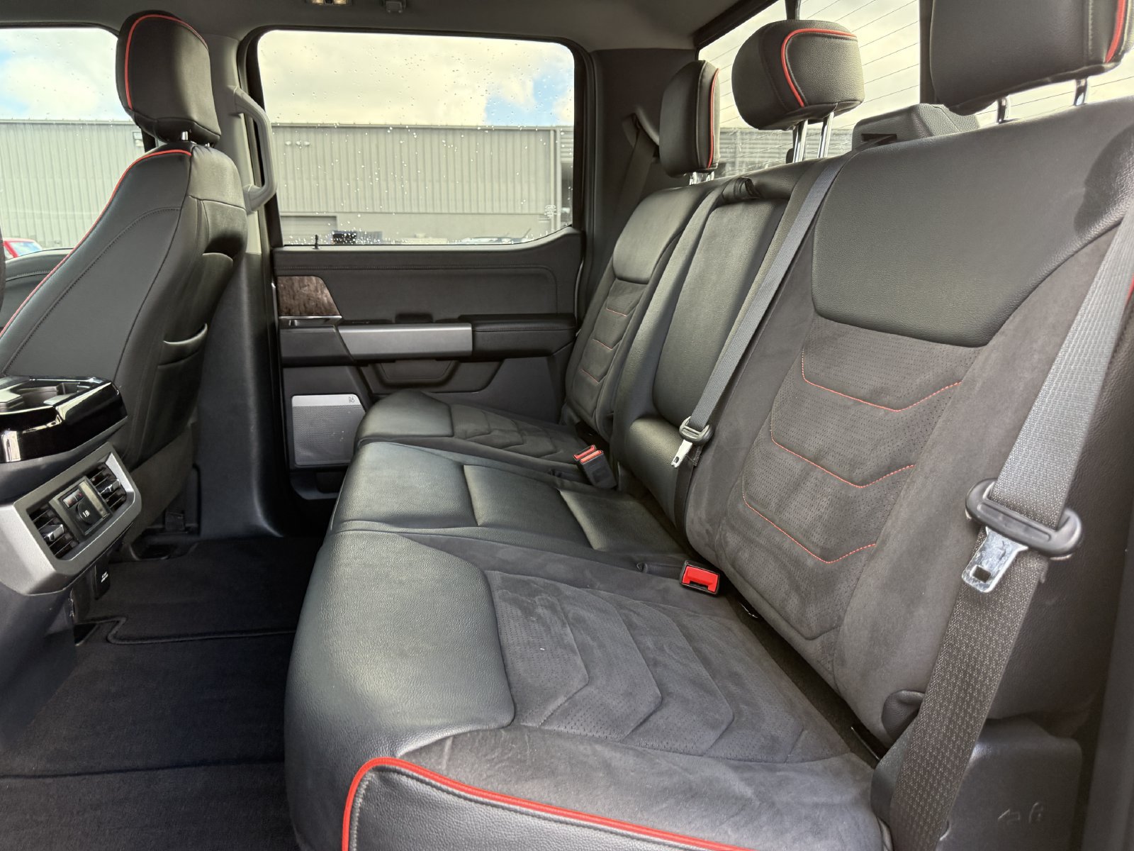 Used 2023 Ford F250 Lariat w/ Lariat Ultimate Package AWD/4WD image 19