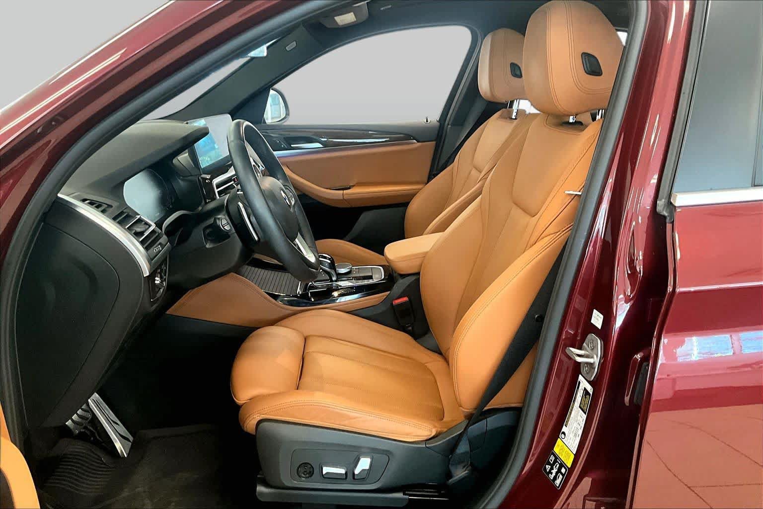 Used 2023 BMW X4 xDrive30i w/ Premium Package AWD/4WD image 7