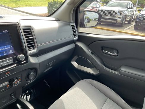 Used 2023 Nissan Frontier SV w/ SV Convenience Package AWD/4WD image 23