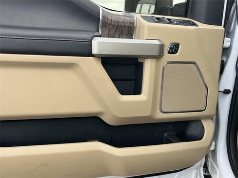 Used 2017 Ford F250 Lariat w/ Lariat Ultimate Package image 27