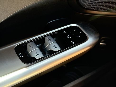 New 2025 Mercedes-Benz C 300 Sedan image 16