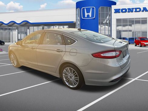 Used 2015 Ford Fusion SE w/ Equipment Group 202A image 5