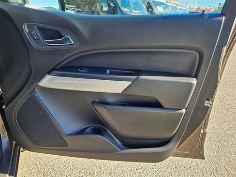 Used 2015 Chevrolet Colorado LT w/ Luxury Package image 17