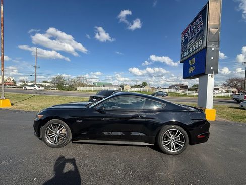 Used 2017 Ford Mustang GT image 7