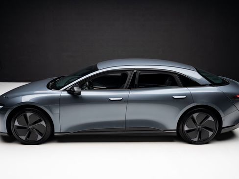 Used 2025 Lucid Air Pure image 16