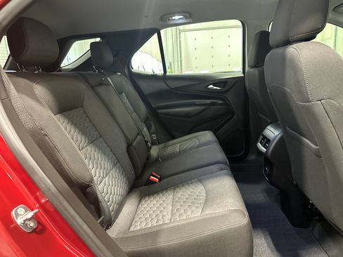Used 2018 Chevrolet Equinox LT FWD image 32