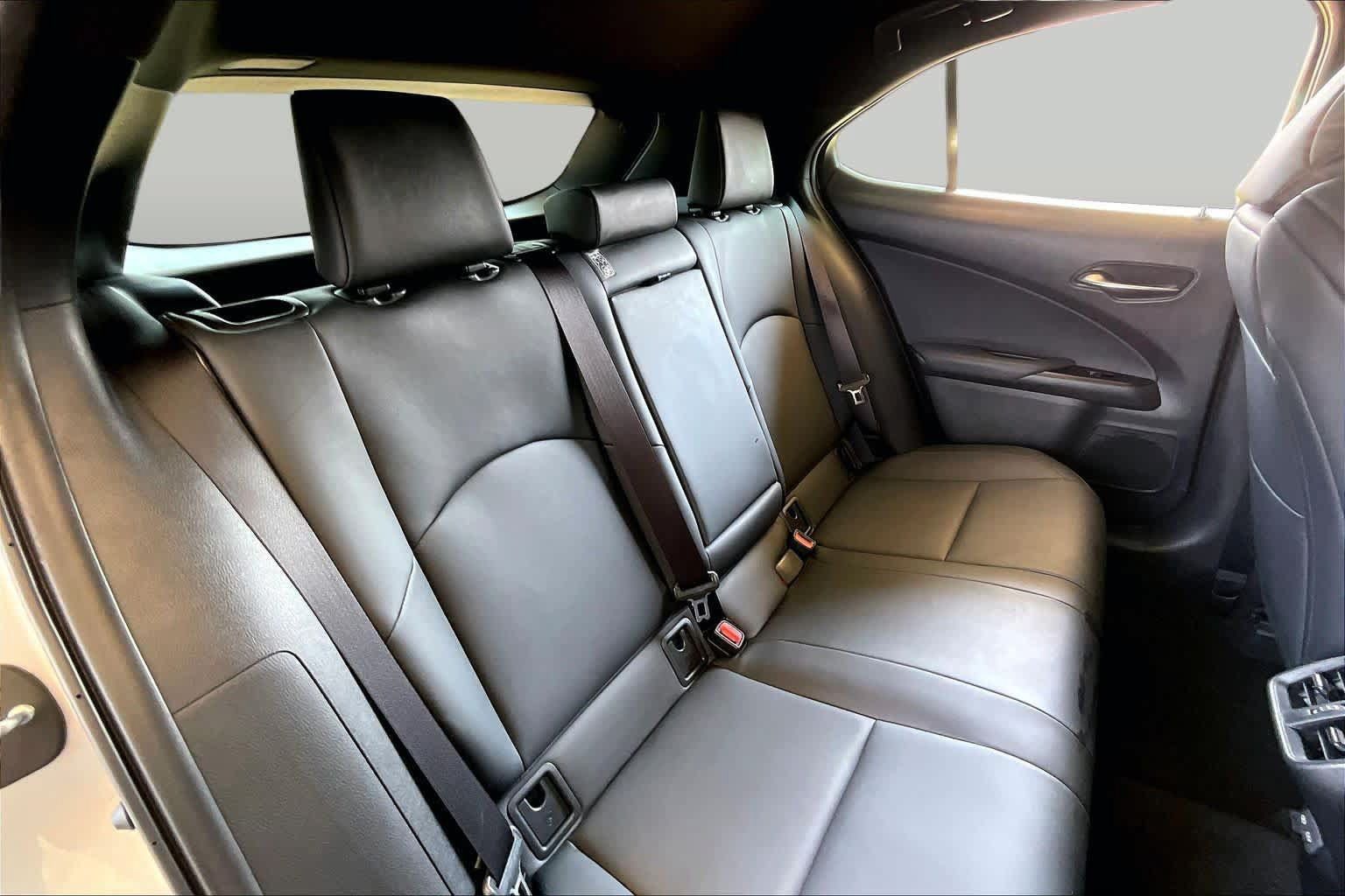 Used 2024 Lexus UX 250h F Sport FWD image 17