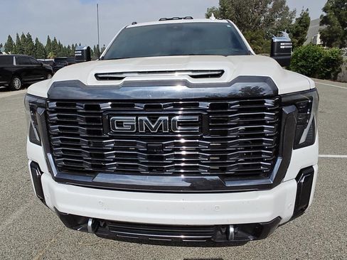 Used 2024 GMC Sierra 3500 Denali Ultimate AWD/4WD image 13