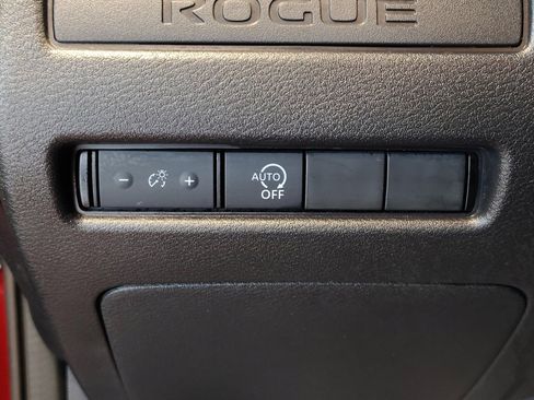 Used 2023 Nissan Rogue S FWD image 25