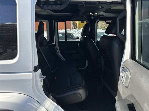 Used 2021 Jeep Wrangler Unlimited Sahara image 16