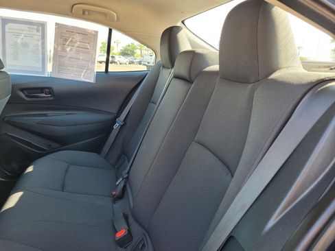 Used 2025 Toyota Corolla LE image 12