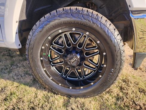 Used 2021 RAM 1500 Laramie w/ Off Road Group image 16