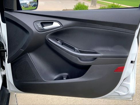Used 2015 Ford Focus SE image 21