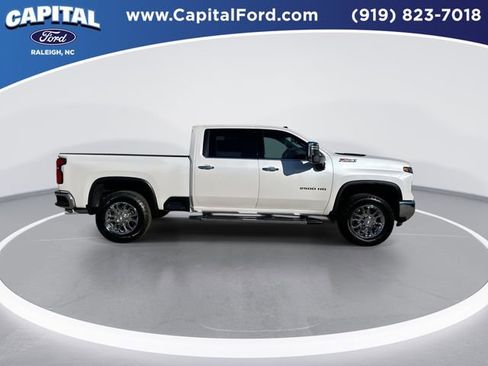 Used 2024 Chevrolet Silverado 2500 LTZ w/ LTZ Convenience Package image 9